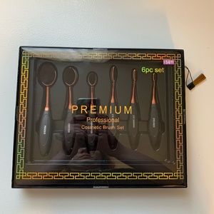 NEW IN BOX  Premium Professional Makeup Brush Set